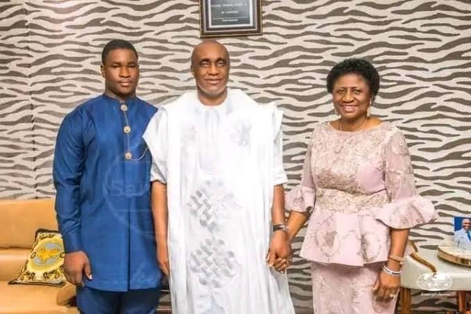 Pastor David Ibiyeomie Biography, Ministry and More 2 Pastor David Ibiyeomie family, son and wife