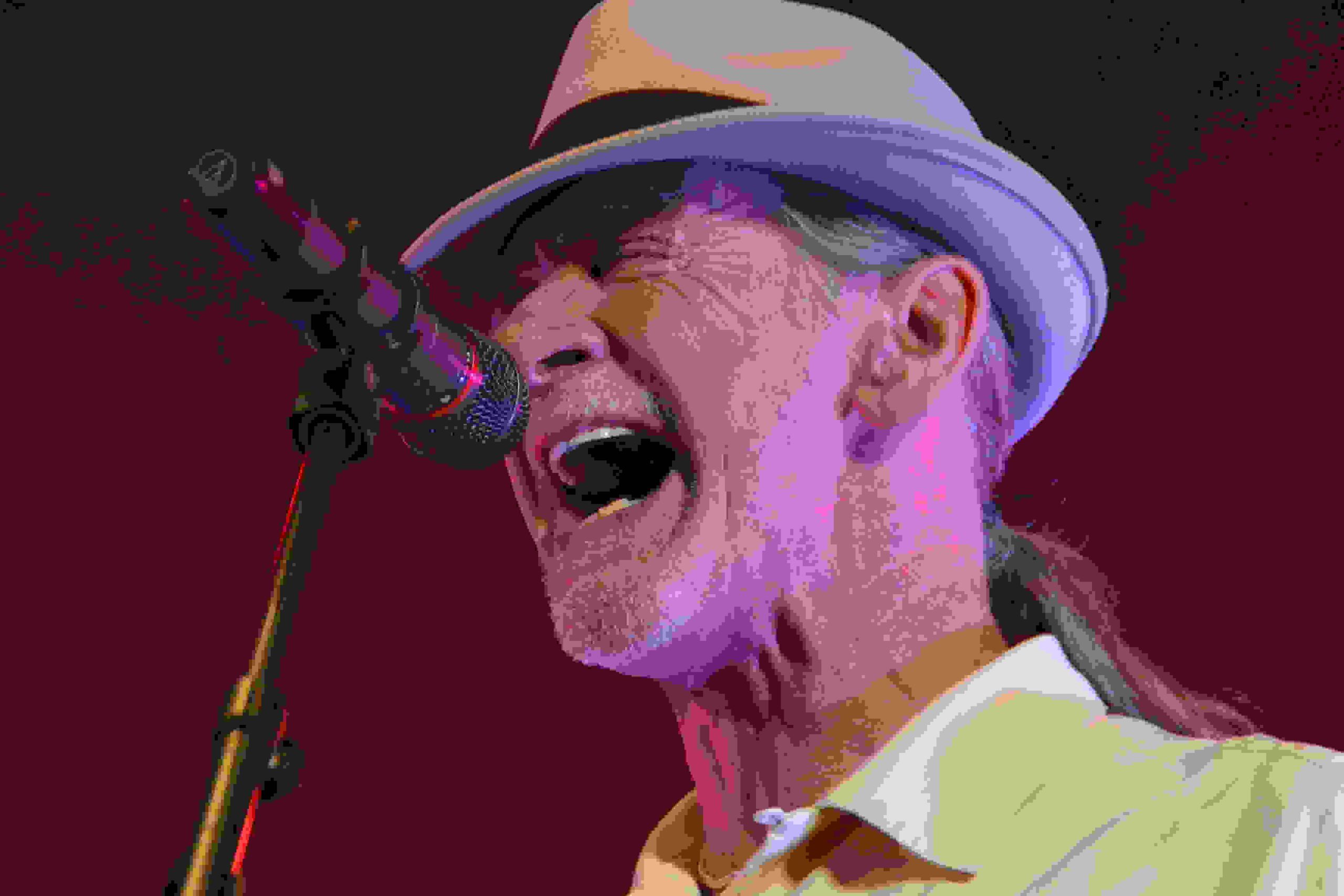 Alex Ligertwood Biography: From Glasgow Streets to Santana Legend 3 bluesAlex Ligertwoodcelebrity chaos