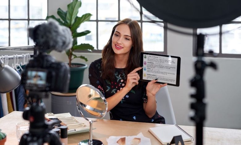 Social Media Celebs: Why Some Mid-Tier Creators Are Moving Their Best Content Off Public Feeds